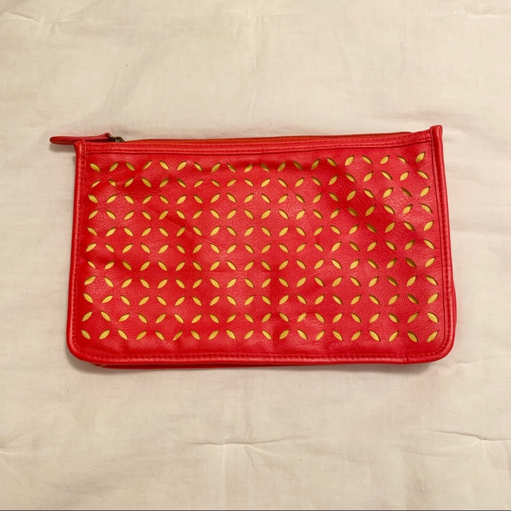 ❌SOLD❌ Red and Yellow Flower Zipper Clutch